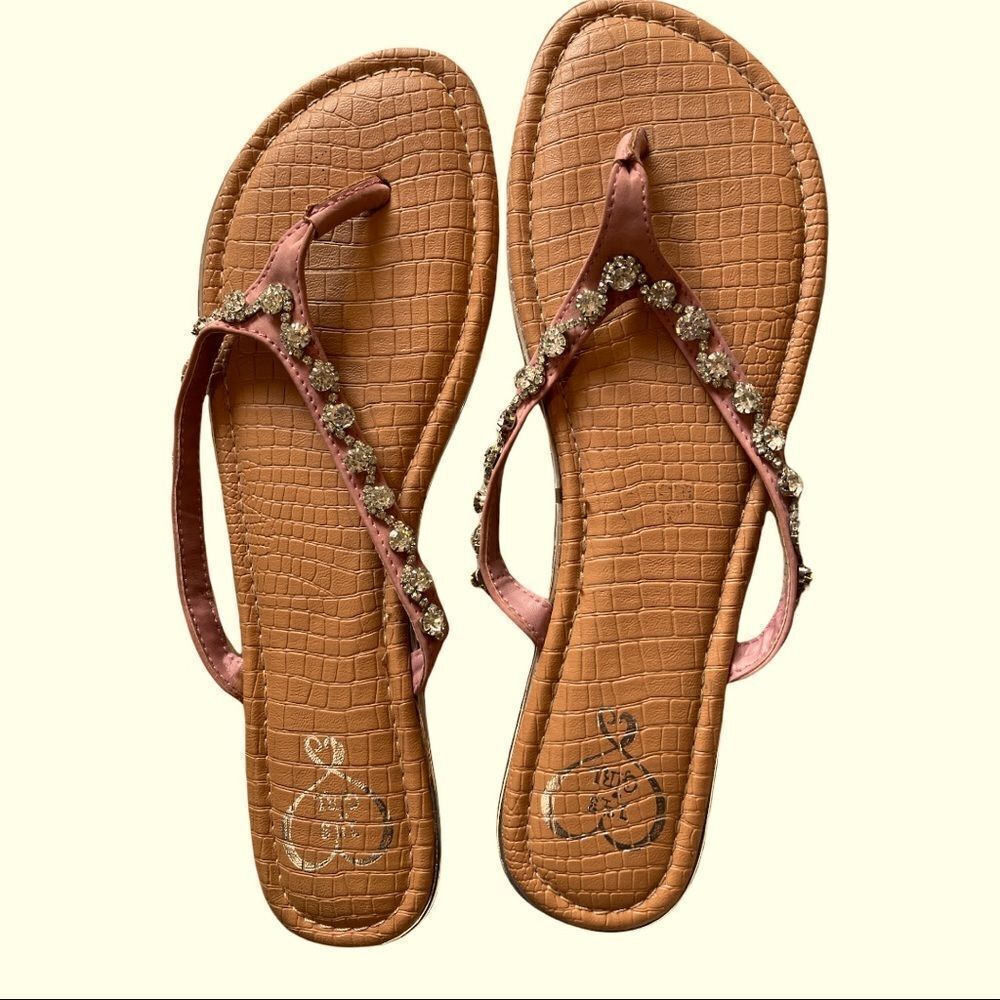 𝅺143 brand sandals size 11 medium